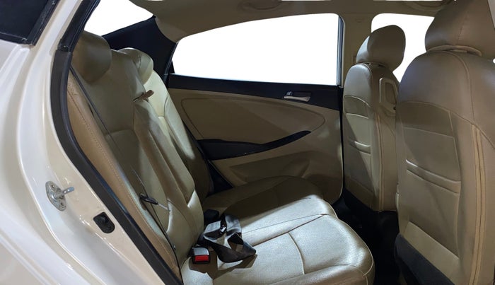 2017 Hyundai Verna 1.6 VTVT SX O, Petrol, Manual, 25,039 km, Right Side Rear Door Cabin