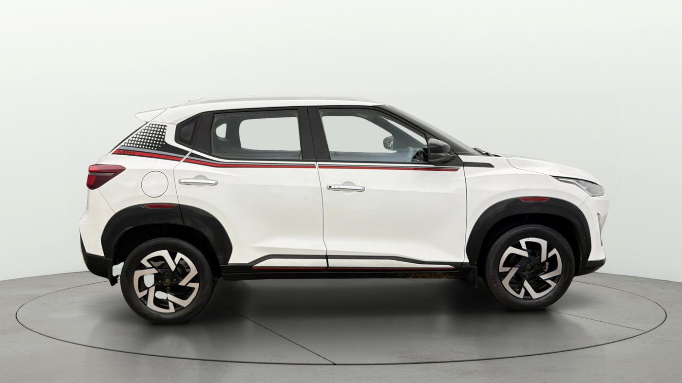 2022 Nissan MAGNITE XV TURBO CVT RED EDITION, Petrol, Automatic, 78,224 km, Right Side View