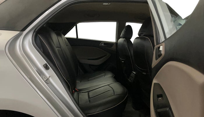 2015 Hyundai Elite i20 SPORTZ 1.2, Petrol, Manual, 49,582 km, Right Side Rear Door Cabin