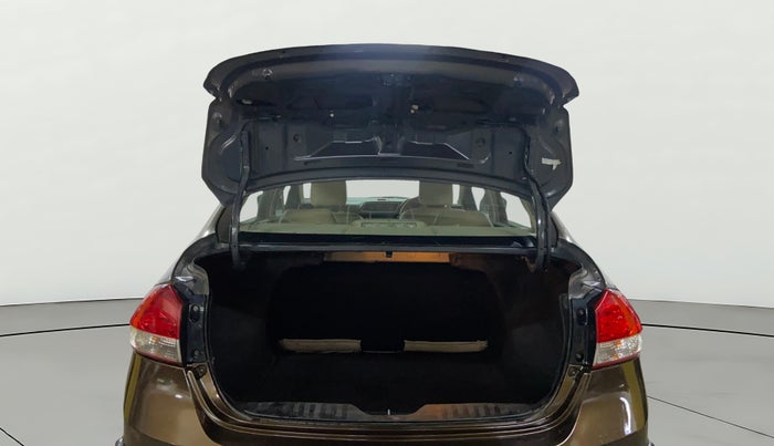 2016 Maruti Ciaz ZXI, Petrol, Manual, 70,565 km, Boot Door Open