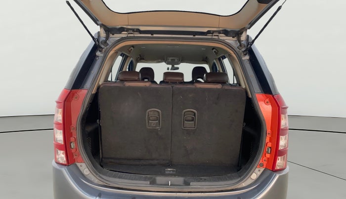 2014 Mahindra XUV500 W8, Diesel, Manual, 77,260 km, Boot Open Zoomed View