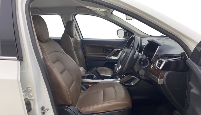 2021 Tata Harrier XZA 2.0L, Diesel, Automatic, 52,858 km, Right Side Front Door Cabin