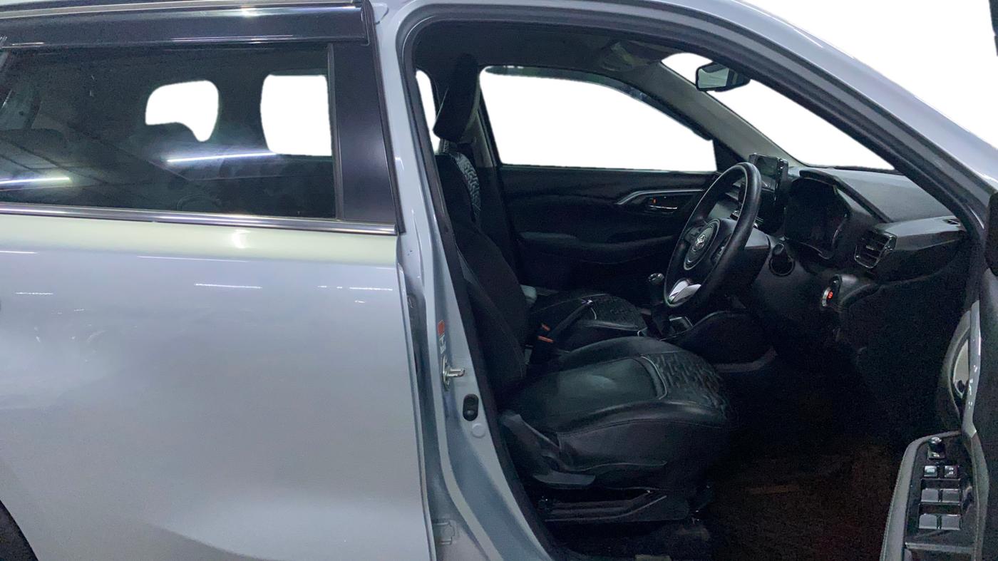 2024 Toyota URBAN CRUISER HYRYDER G NEO DRIVE, Petrol, Manual, 25,213 km, Right Side Front Door Cabin