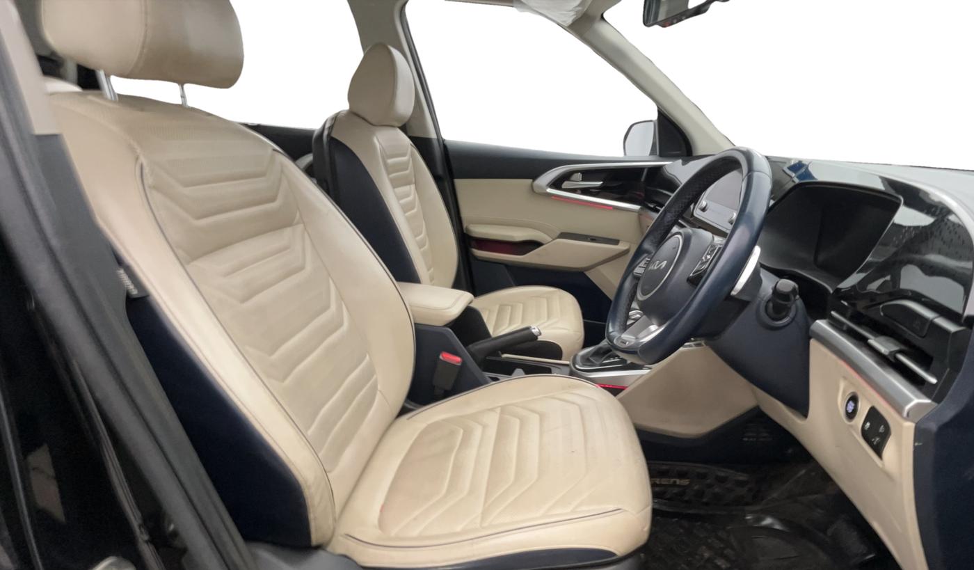 2022 KIA CARENS LUXURY PLUS 1.4 PETROL DCT 7 STR, Petrol, Automatic, 63,105 km, Right Side Front Door Cabin