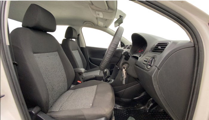2017 Volkswagen Ameo TRENDLINE 1.5L, Diesel, Manual, 1,01,148 km, Right Side Front Door Cabin
