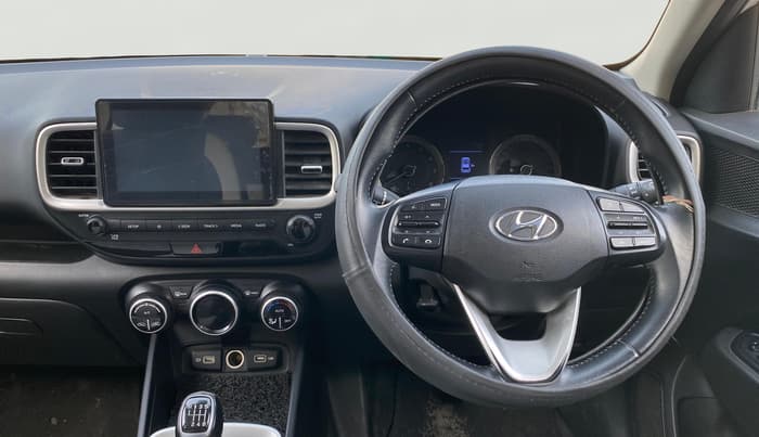 2019 Renault TRIBER RXZ, Petrol, Manual, 56,175 km, Steering Wheel Close Up