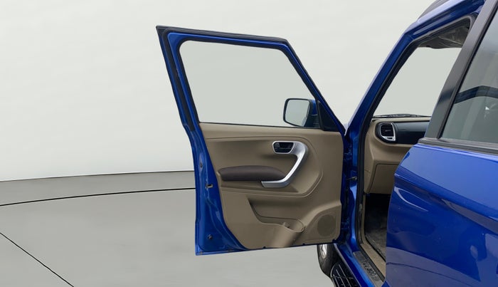 2017 Mahindra TUV300 T8, Diesel, Manual, 46,546 km, LHS Front Door