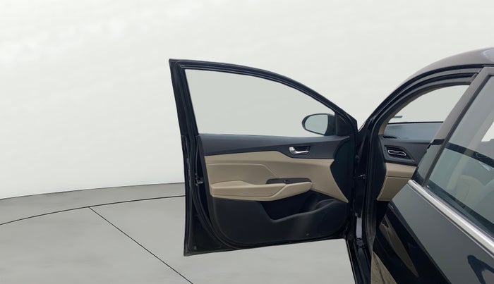 2021 Hyundai Verna SX (O)1.5 MPi, Petrol, Manual, 1,16,629 km, LHS Front Door