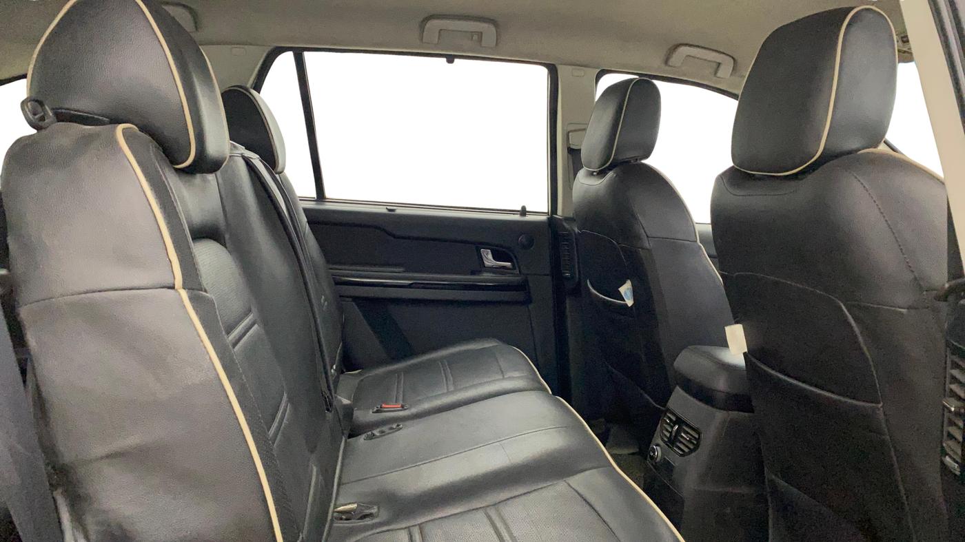 2017 Tata Hexa XE 4X2 7 STR, Diesel, Manual, 1,11,584 km, Right Side Rear Door Cabin