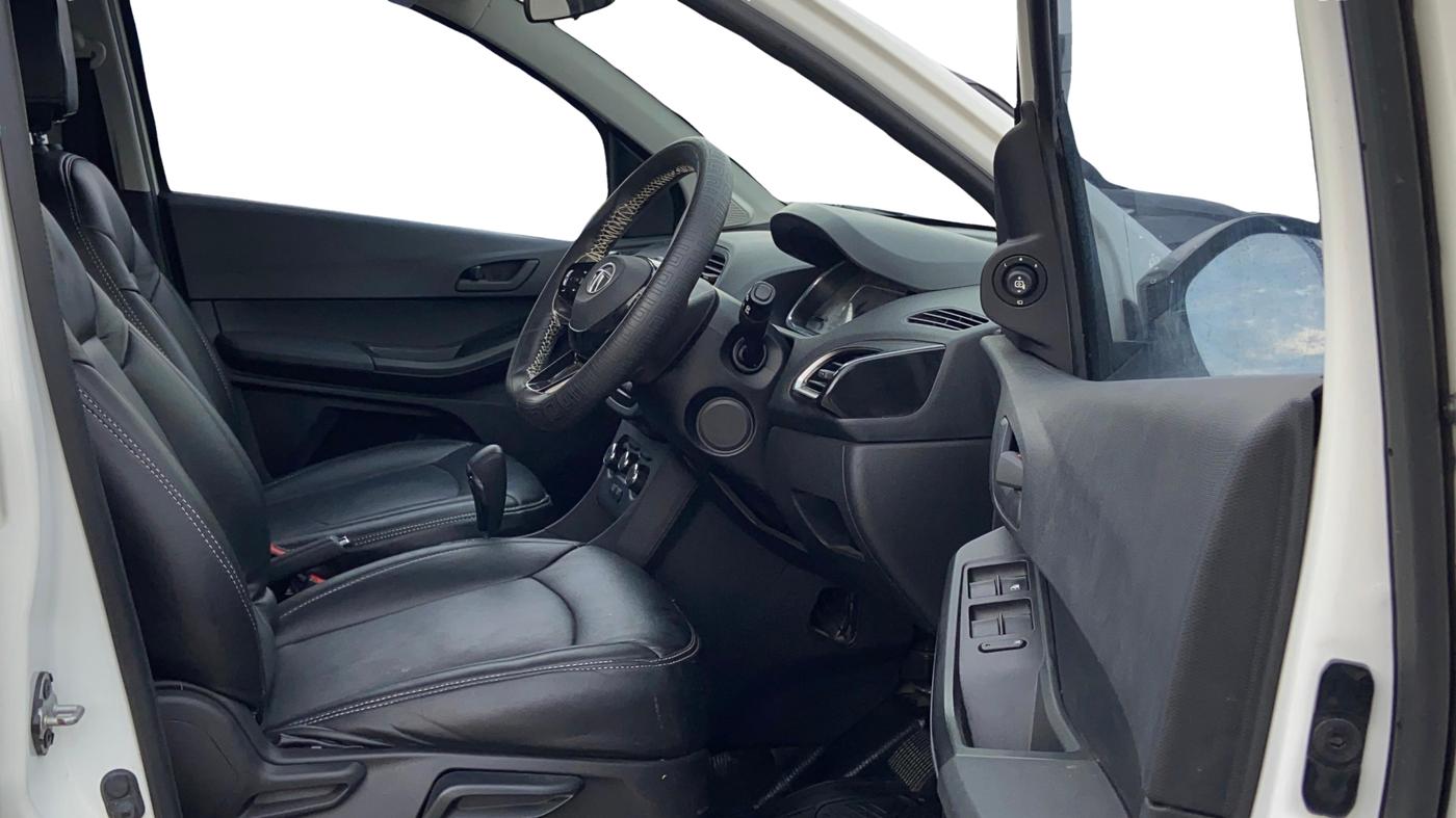2022 Tata TIAGO NRG XZ AMT, Petrol, Automatic, 41,915 km, Right Side Front Door Cabin