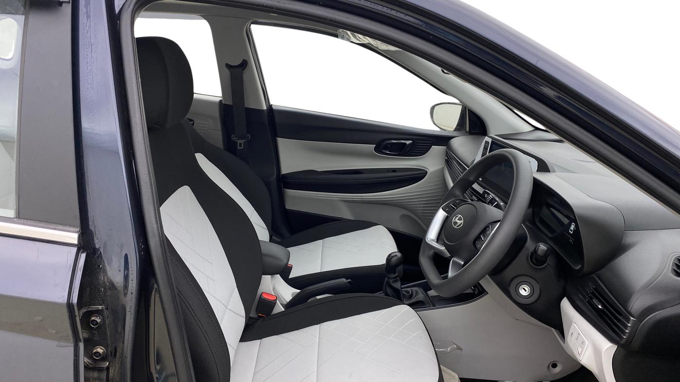 2025 Hyundai NEW I20 Sportz (O) 1.2, Petrol, Manual, 2,055 km, Right Side Front Door Cabin