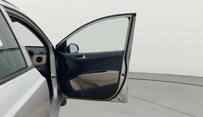 2016 Hyundai Grand i10 SPORTZ 1.2 KAPPA VTVT, CNG, Manual, 85,587 km, RHS Front Door