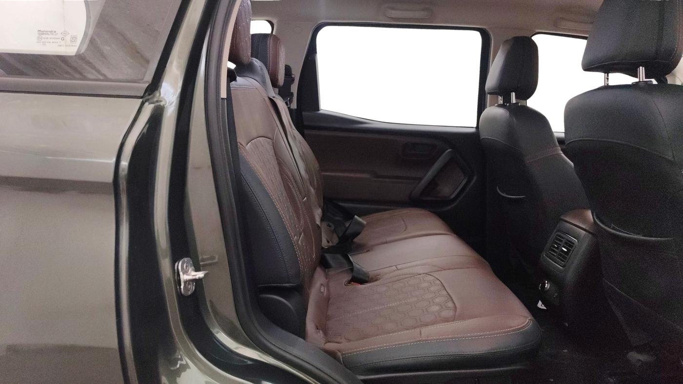 2023 Mahindra SCORPIO-N Z4 DIESEL MT 2WD 7 STR, Diesel, Manual, 38,993 km, Right Side Rear Door Cabin