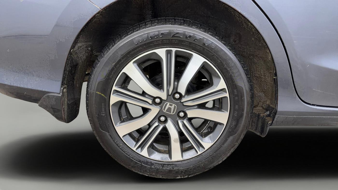 2024 Honda Amaze 1.2L I-VTEC VX CVT, Petrol, Automatic, 24,424 km, Right Rear Wheel