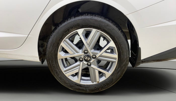 2024 Hyundai Verna SX(O) 1.5 MPI IVT , Petrol, Automatic, 5,953 km, Left Rear Wheel
