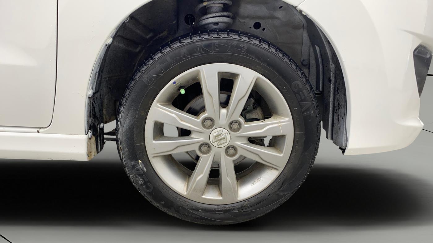 2014 Maruti Wagon R Stingray VXI, Petrol, Manual, 38,728 km, Right Front Wheel