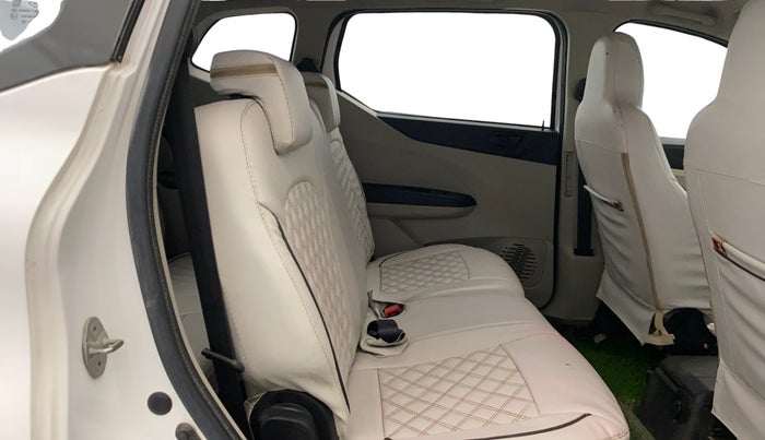 2021 Renault TRIBER RXT, Petrol, Manual, 42,127 km, Right Side Rear Door Cabin