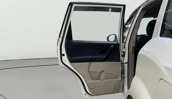 2017 Mahindra XUV500 W4, Diesel, Manual, 74,520 km, LHS Rear Door