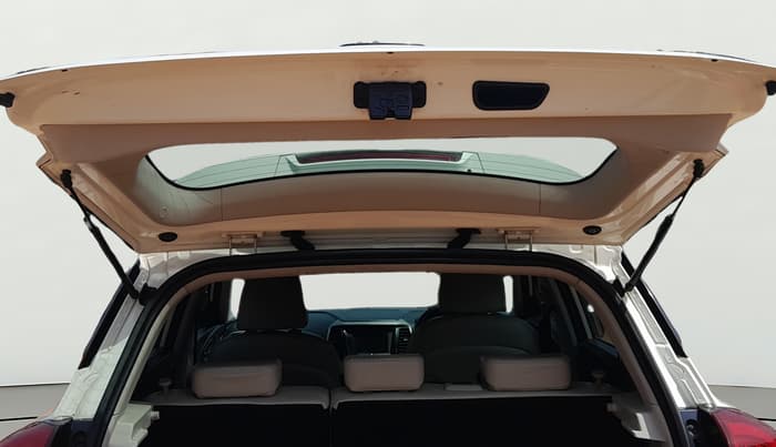 2019 Mahindra XUV300 W8 (O) 1.5 DIESEL, Diesel, Manual, 1,47,530 km, Boot Door Open