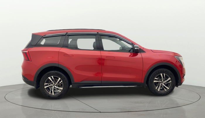 2023 Mahindra XUV700 AX 5 D MT 7 STR, Diesel, Manual, 39,064 km, Right Side View