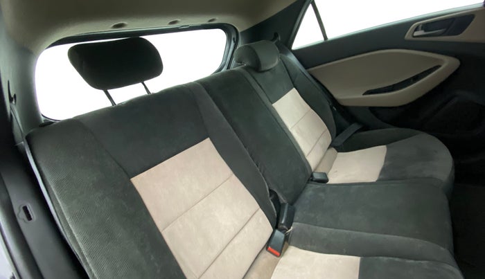 2016 Hyundai Elite i20 ASTA 1.2 (O), Petrol, Manual, 57,957 km, Right Side Rear Door Cabin