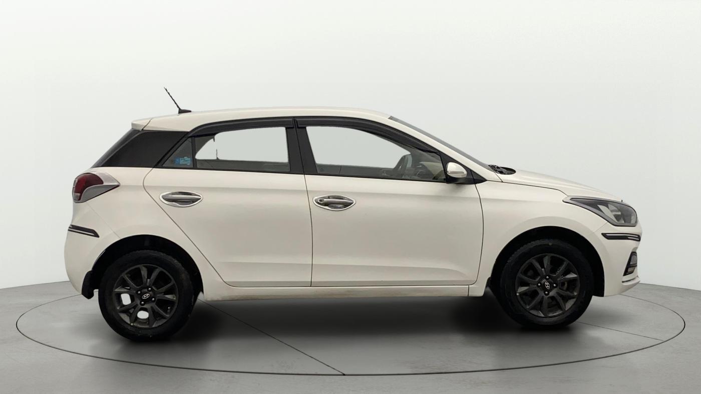 2020 Hyundai Elite i20 SPORTZ PLUS 1.2, Petrol, Manual, 45,861 km, Right Side View