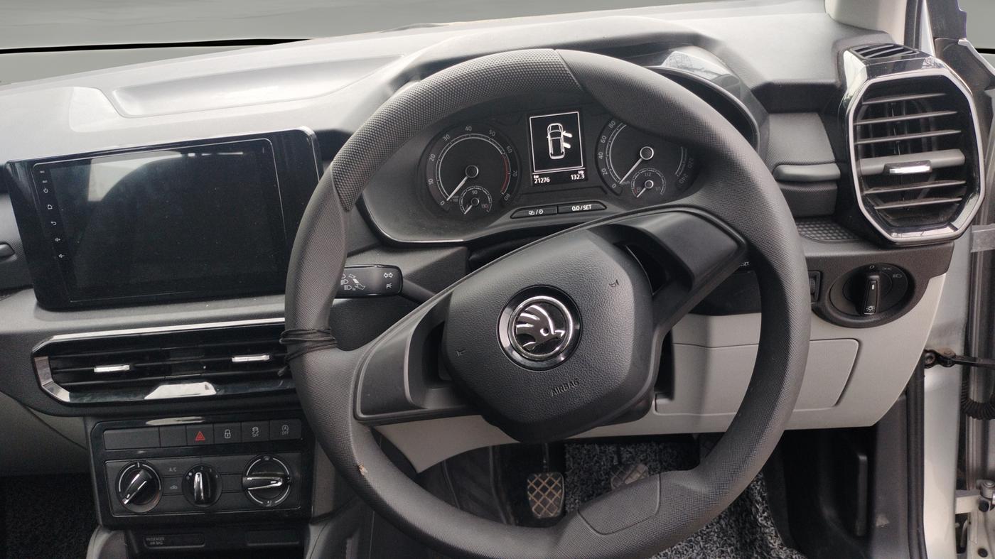 2025 Skoda Kylaq Classic, Petrol, Manual, 21,144 km, Steering Wheel Close Up