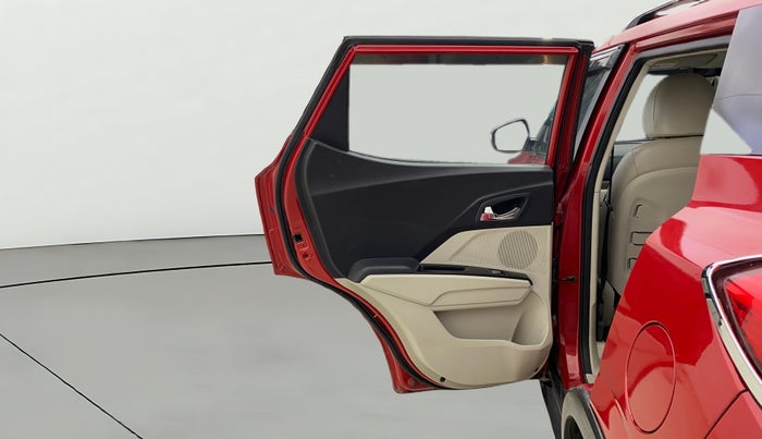 2019 Mahindra XUV300 W8 (O) 1.5 DIESEL, Diesel, Manual, 46,678 km, LHS Rear Door