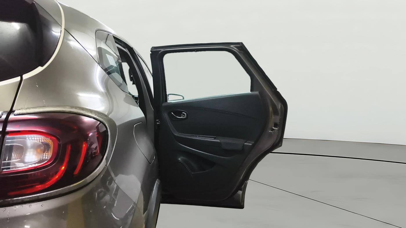 2017 Renault Captur RXT DIESEL, Diesel, Manual, 1,27,290 km, RHS Rear Door