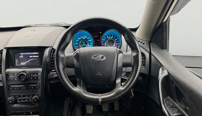 2020 Mahindra XUV500 W5, Diesel, Manual, 56,961 km, Steering Wheel Close Up