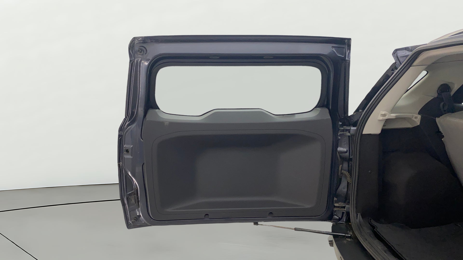 camera-Boot-Door-Open