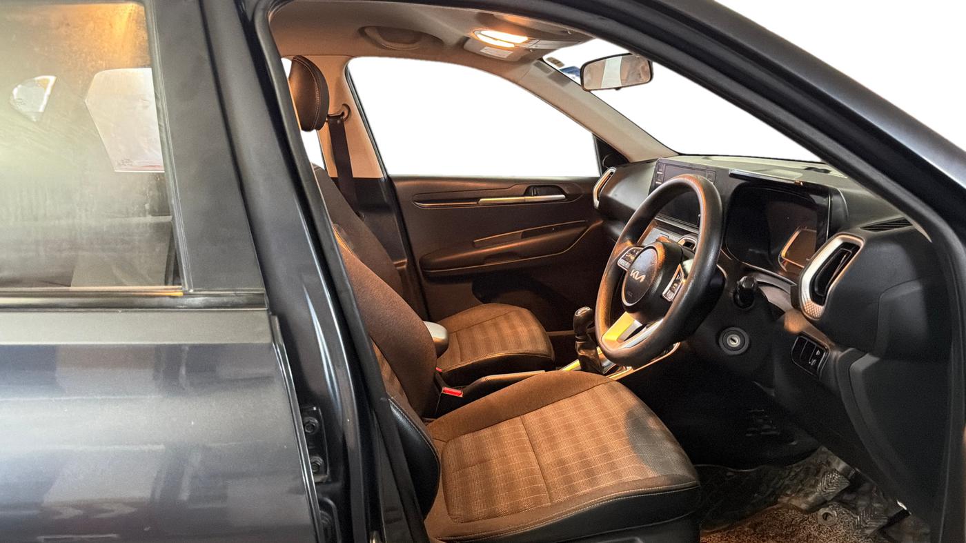 2022 KIA SONET HTK PLUS 1.2, Petrol, Manual, 40,801 km, Right Side Front Door Cabin