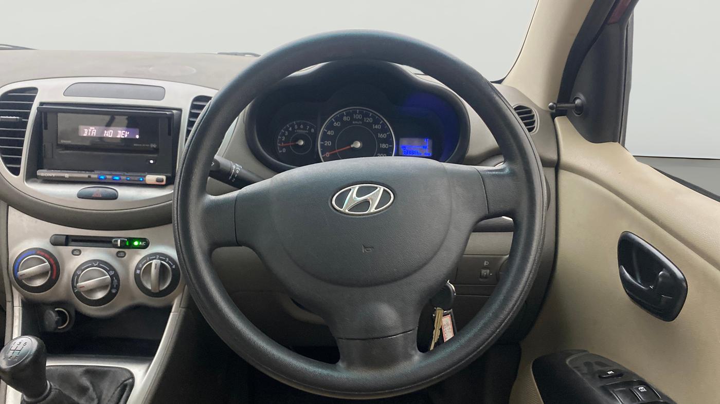 2014 Hyundai i10 MAGNA 1.1, Petrol, Manual, 68,360 km, Steering Wheel Close Up