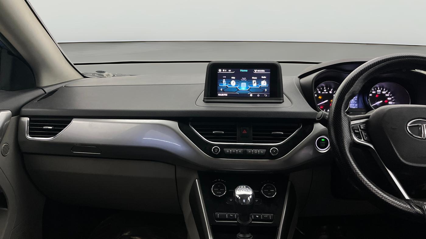 2018 Tata NEXON XZ PLUS PETROL DUAL TONE, Petrol, Manual, 39,979 km, Air Conditioner