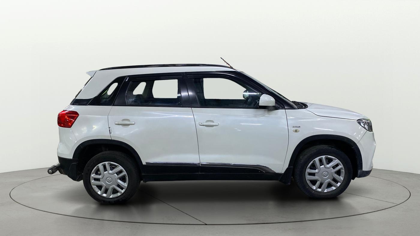 2017 Maruti Vitara Brezza VDI (O), Diesel, Manual, 48,368 km, Right Side View