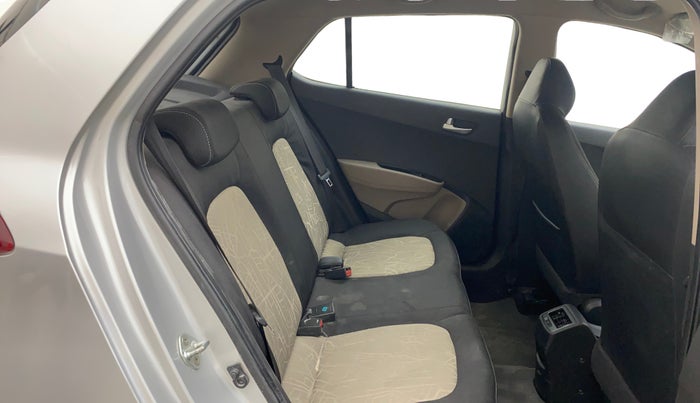 2016 Hyundai Grand i10 ASTA AT 1.2 KAPPA VTVT, Petrol, Automatic, 54,701 km, Right Side Rear Door Cabin