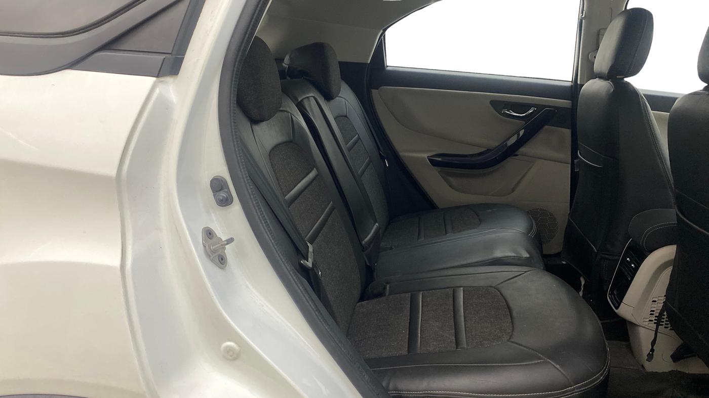 2023 Tata NEXON XZ PLUS PETROL SUNROOF, Petrol, Manual, 98,589 km, Right Side Rear Door Cabin