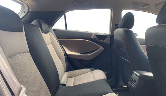 2016 Hyundai Elite i20 MAGNA 1.2, Petrol, Manual, 44,483 km, Right Side Rear Door Cabin