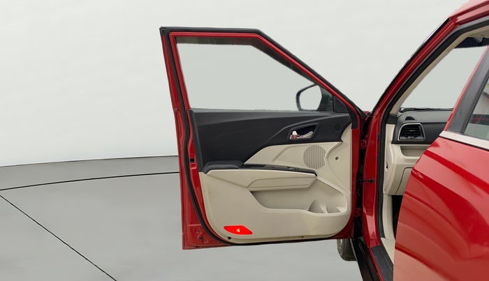 2019 Mahindra XUV300 W8 (O) 1.5 DIESEL, Diesel, Manual, 46,678 km, LHS Front Door