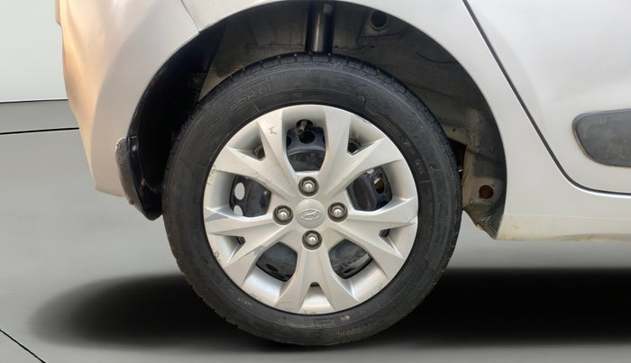 2015 Hyundai Grand i10 SPORTZ 1.2 KAPPA VTVT, Petrol, Manual, 31,215 km, Right Rear Wheel
