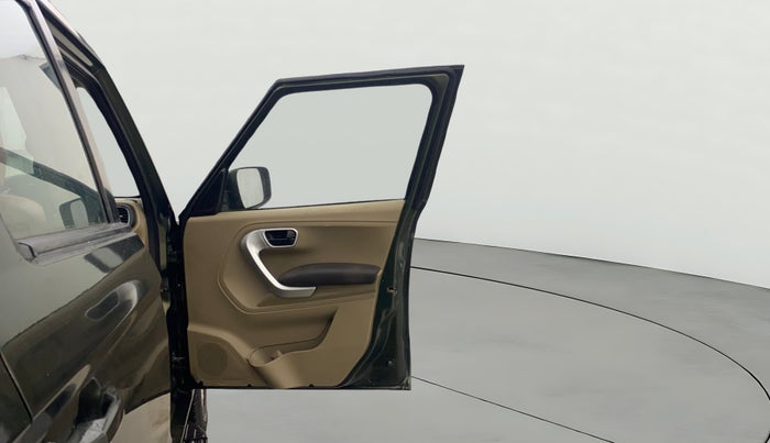 2017 Mahindra TUV300 T8, Diesel, Manual, 73,316 km, RHS Front Door