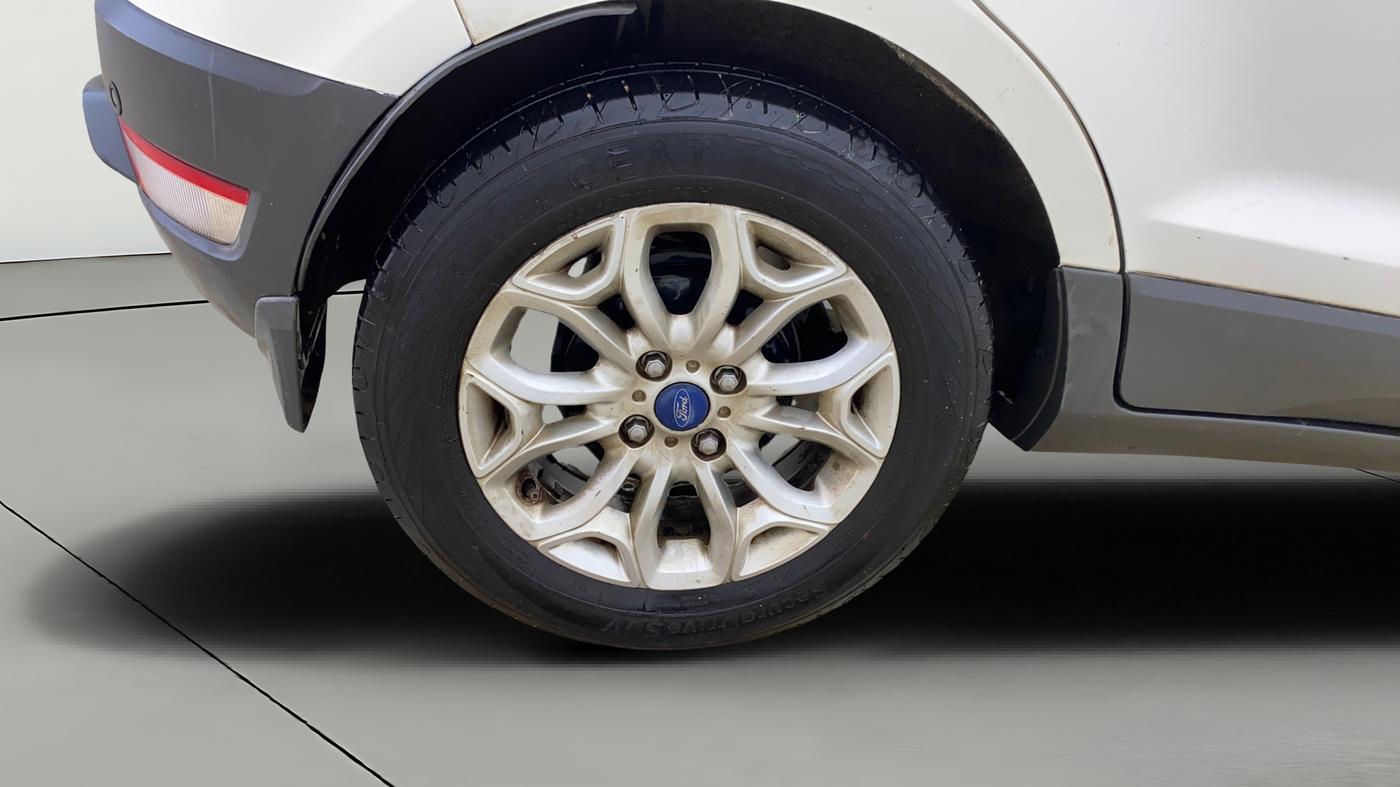 2014 Ford Ecosport TITANIUM 1.5L PETROL AT, CNG, Automatic, 1,21,732 km, Right Rear Wheel