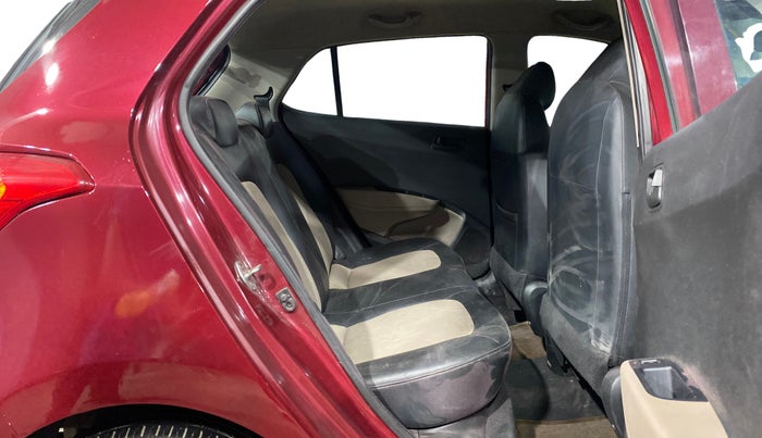 2016 Hyundai Grand i10 MAGNA 1.2 KAPPA VTVT, Petrol, Manual, 17,154 km, Right Side Rear Door Cabin