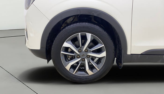 2021 Mahindra XUV300 W8 (O) 1.5 DIESEL, Diesel, Manual, 37,334 km, Left Front Wheel