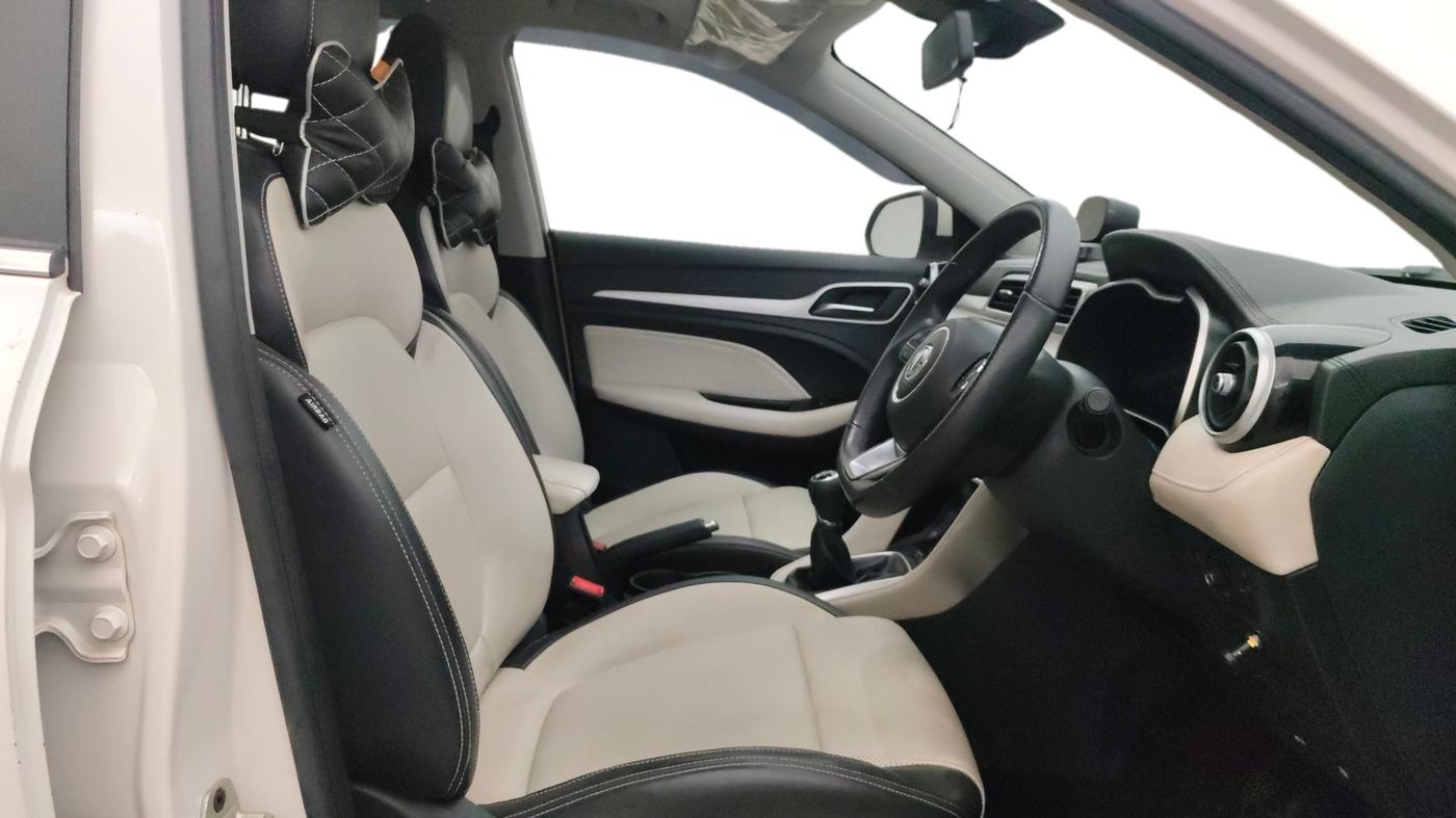 2022 MG ASTOR  SHARP 1.5 MT IVORY , Petrol, Manual, 63,216 km, Right Side Front Door Cabin