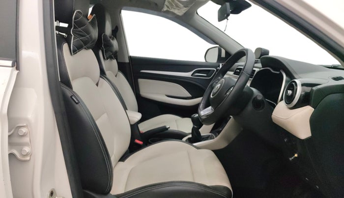2022 MG ASTOR  SHARP 1.5 MT IVORY , Petrol, Manual, 63,172 km, Right Side Front Door Cabin