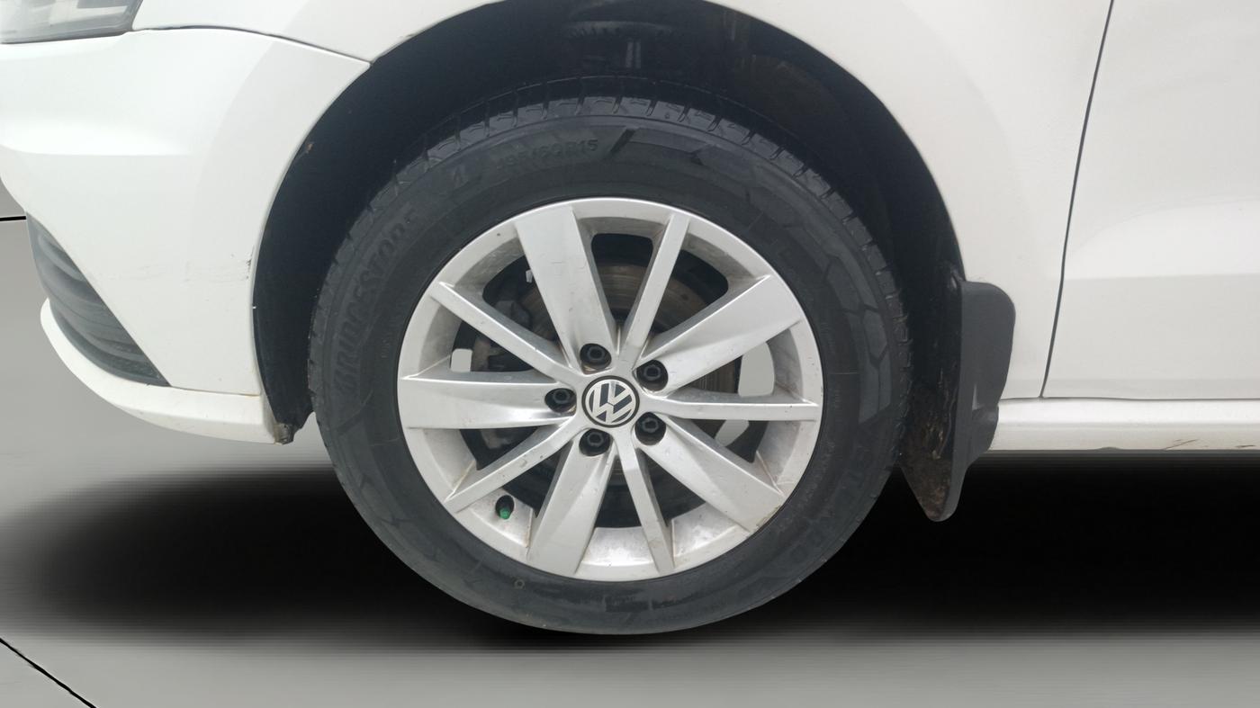 2017 Volkswagen Ameo COMFORTLINE 1.2L, Petrol, Manual, 1,39,949 km, Left Front Wheel