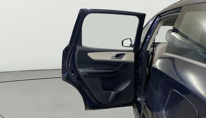 2021 Mahindra XUV700 AX 7 P MT 7 STR, Petrol, Manual, 79,059 km, LHS Rear Door