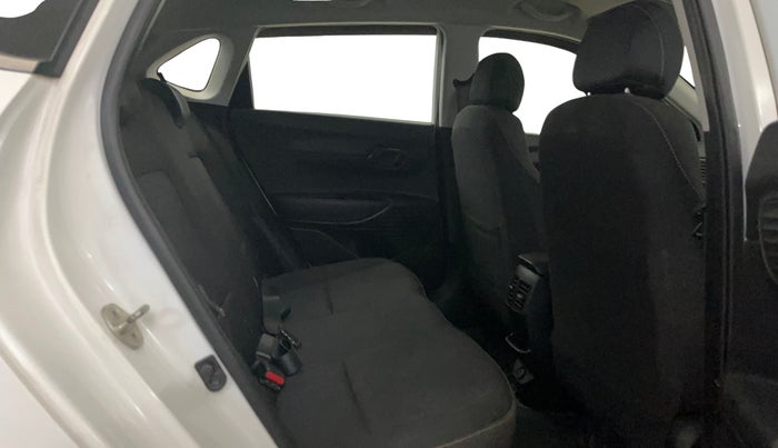 2022 Hyundai NEW I20 SPORTZ 1.2 MT, Petrol, Manual, 50,366 km, Right Side Rear Door Cabin