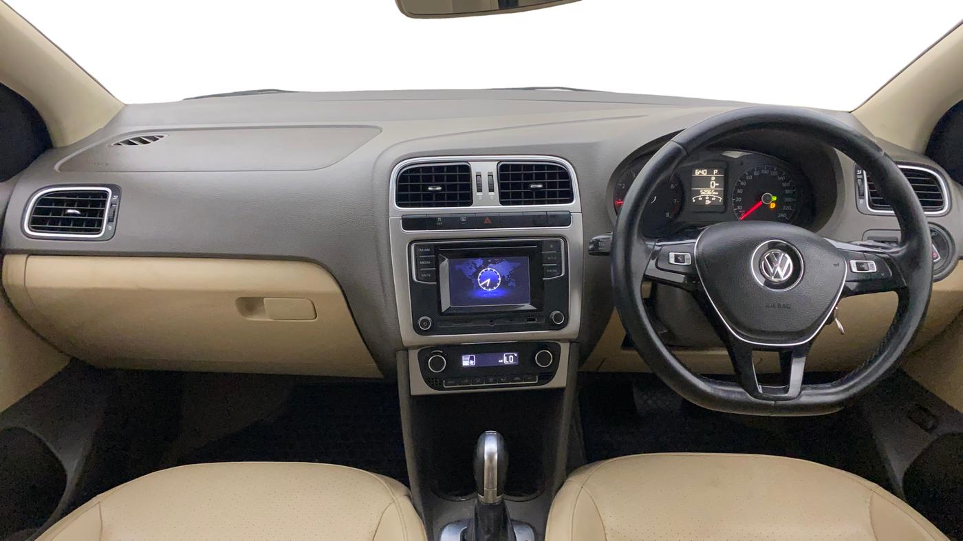 2016 Volkswagen Vento HIGHLINE PETROL AT, Petrol, Automatic, 52,937 km, Dashboard